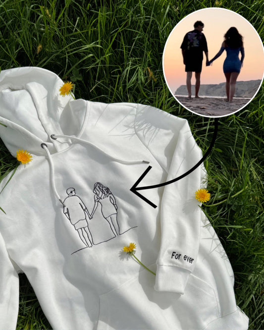 Bestickter Kapuzenpullover mit dem gleichen Design